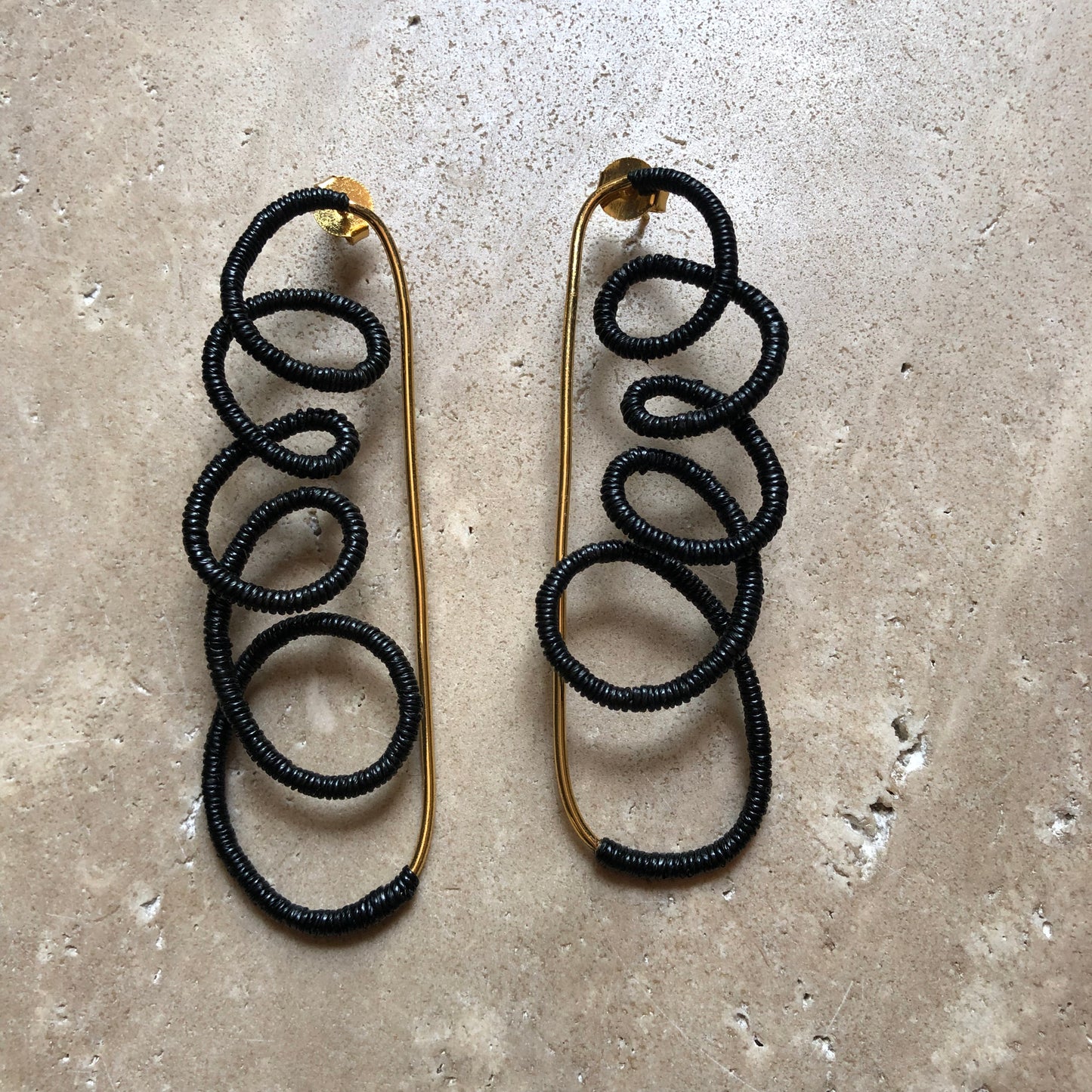 Arete chalam negro