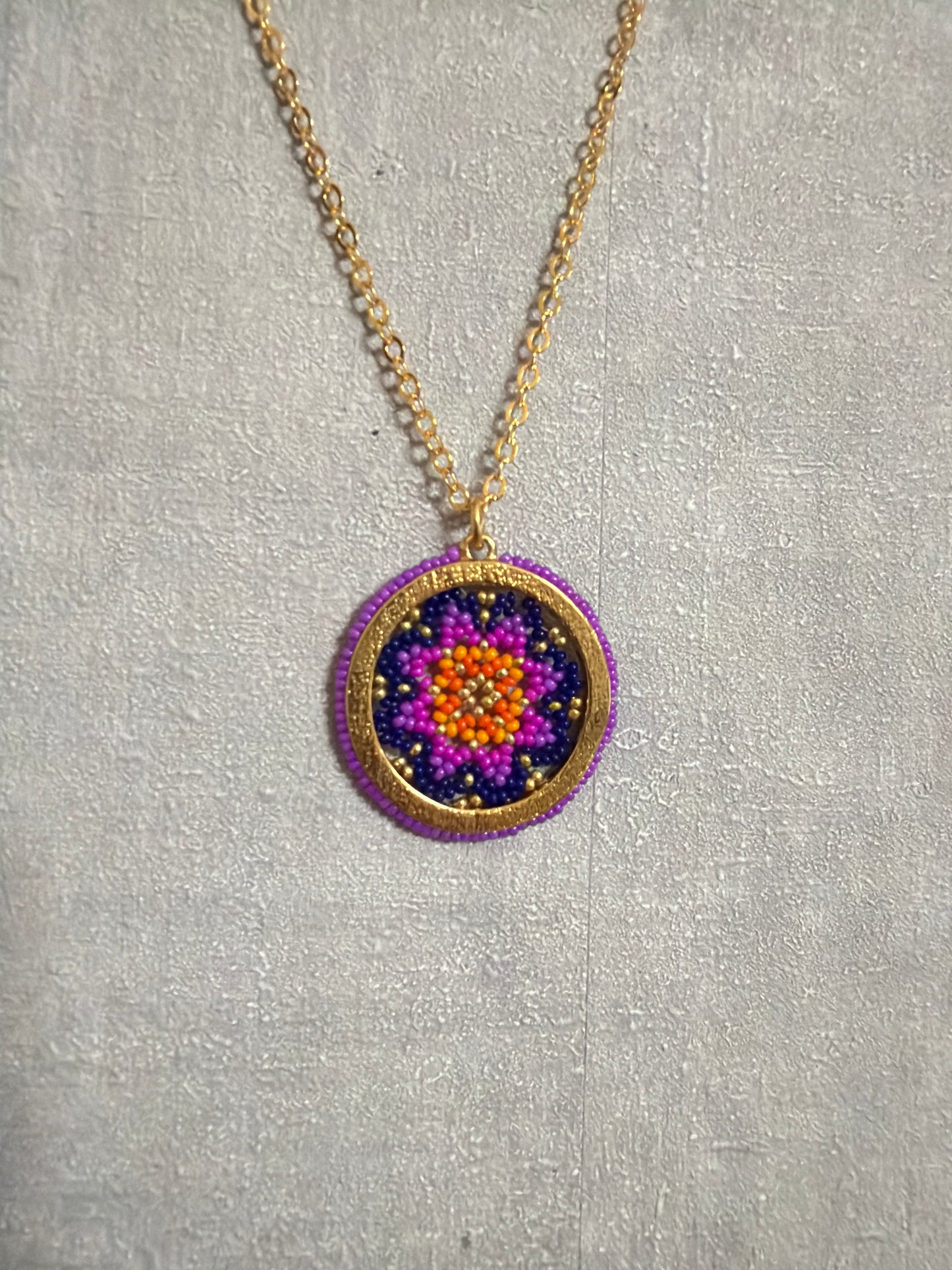 Gargantilla aro mini morado