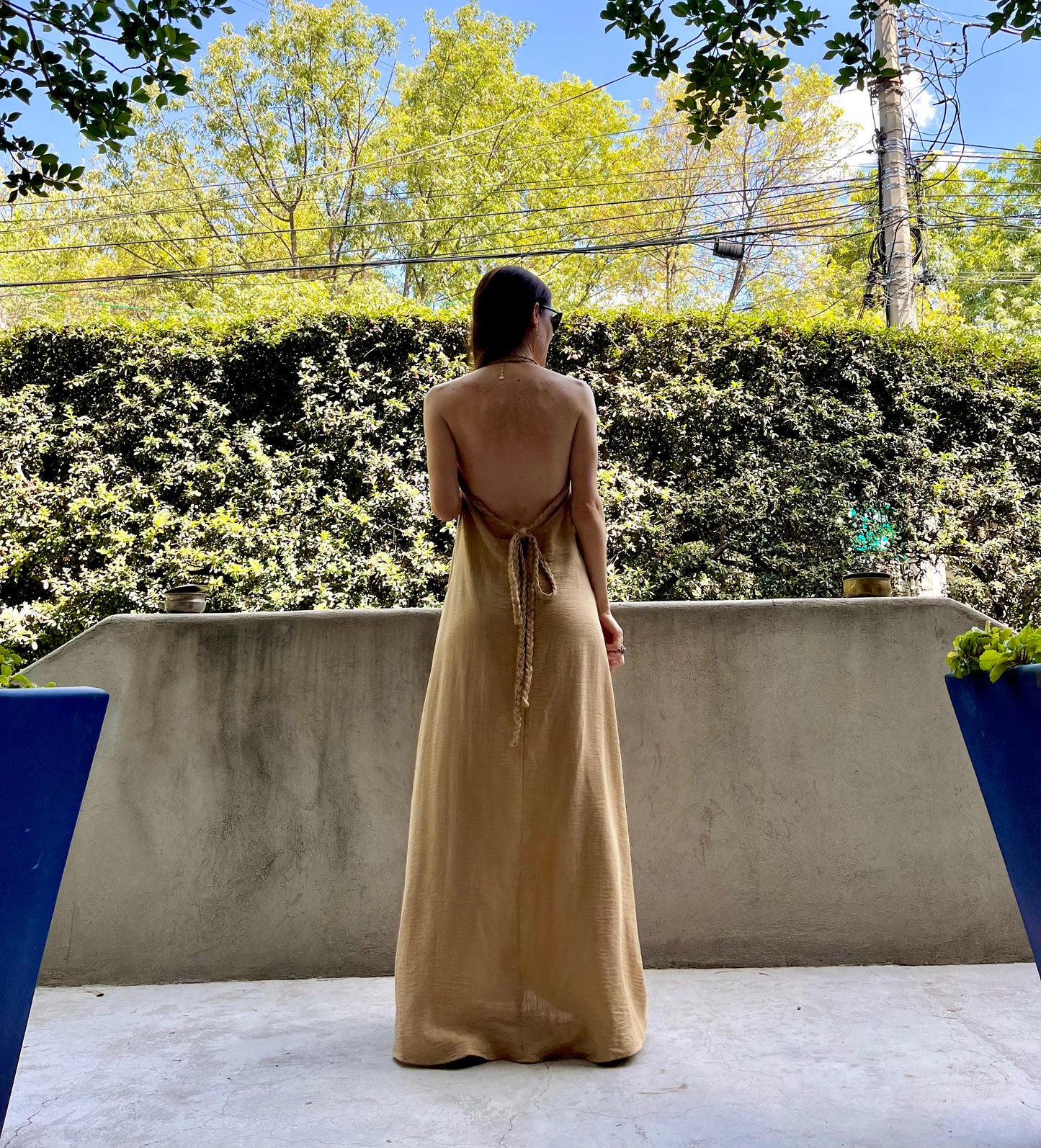 Vestido halter trenzado | oro