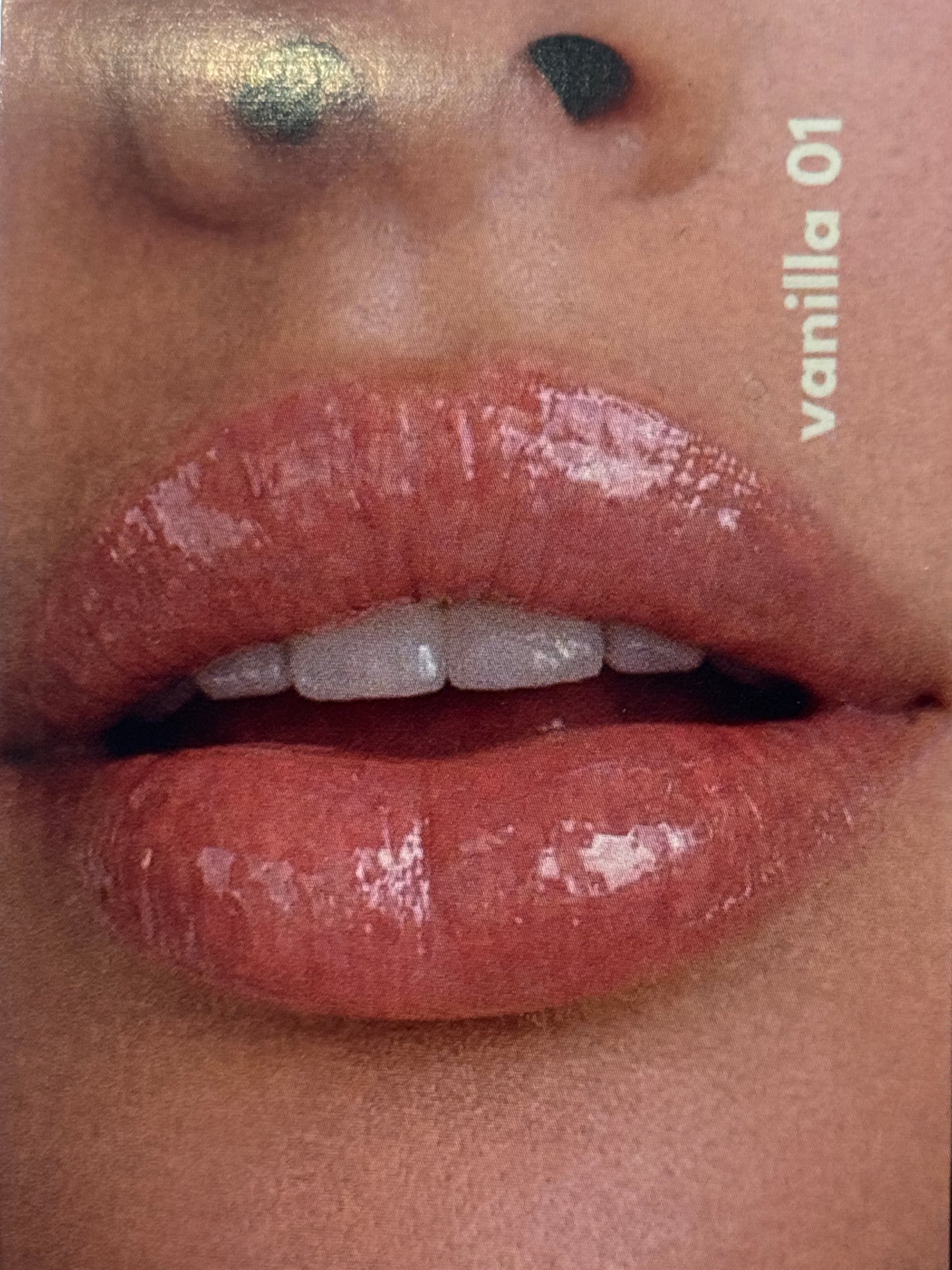 Lip gloss Vanilla 01