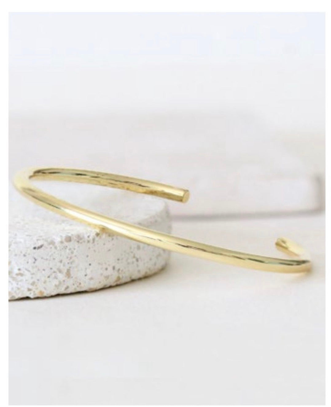 Pulsera delgada