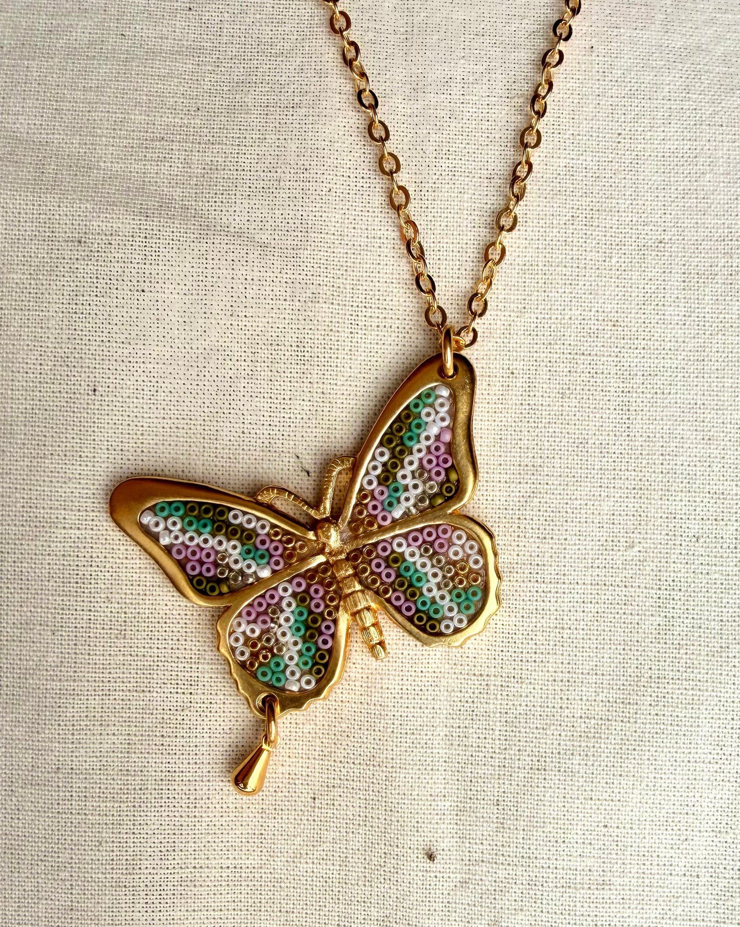 Gargantilla etérea mariposa CH