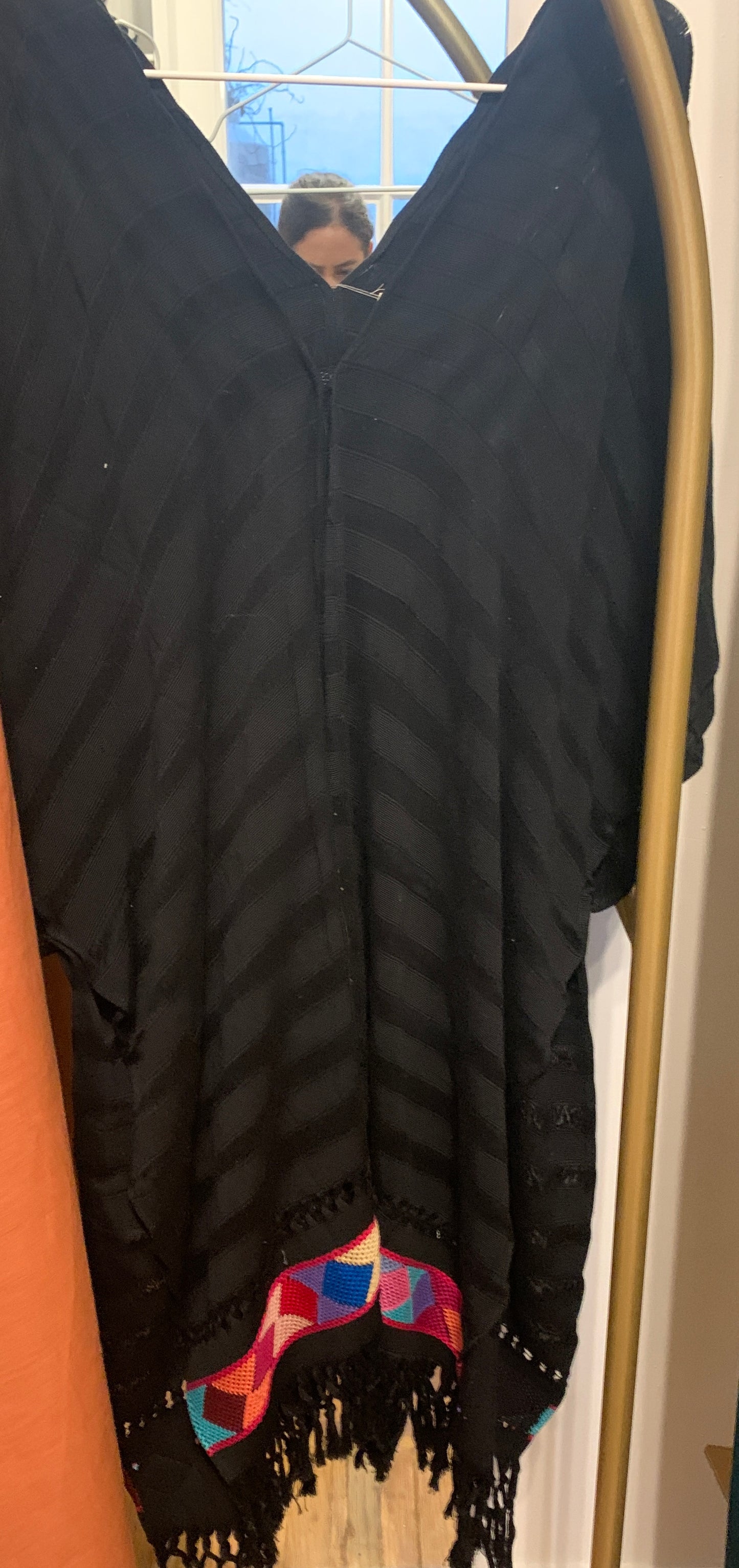 Kimono Naha negro colores brillantes