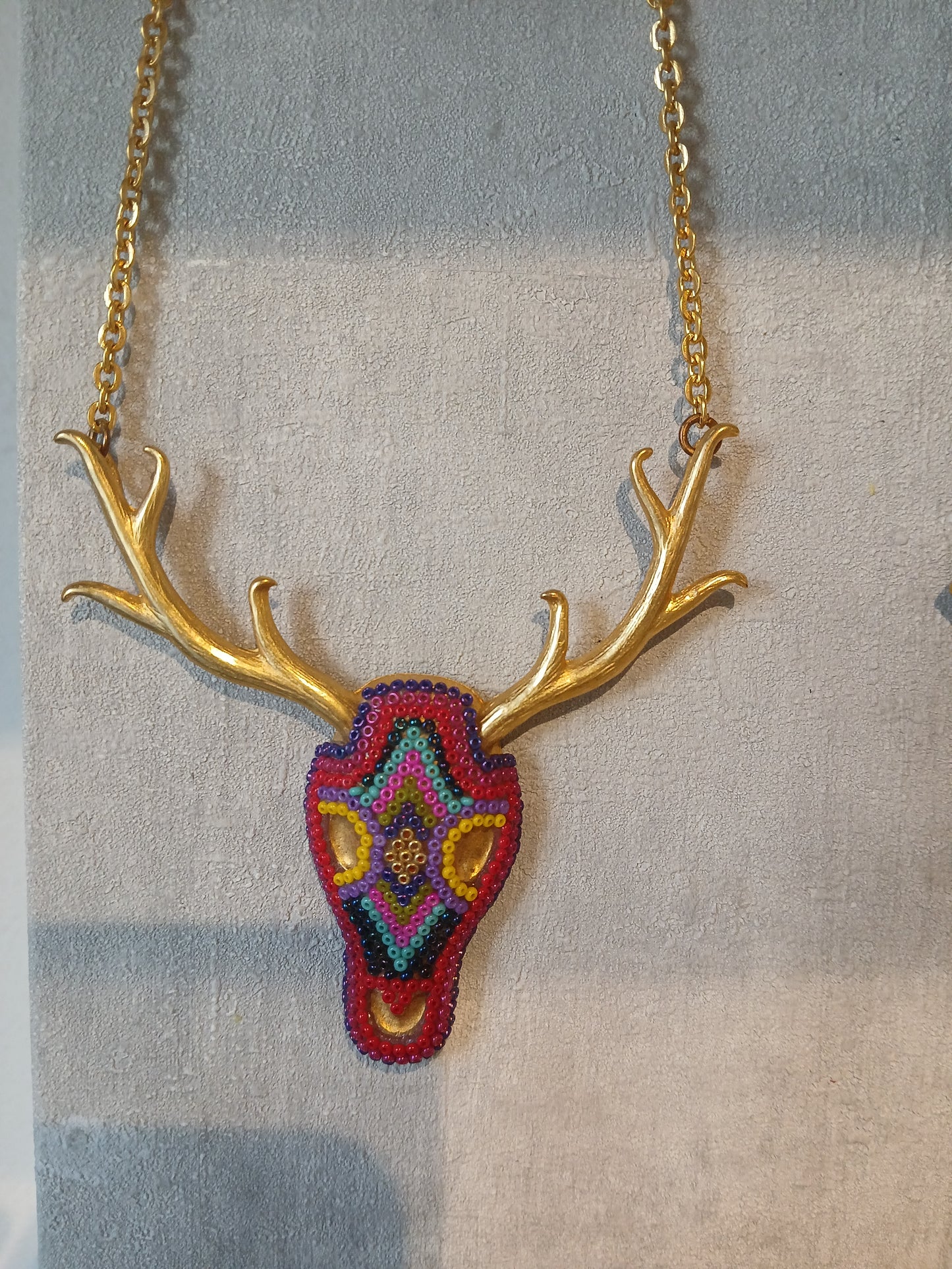 Collar venado rojo