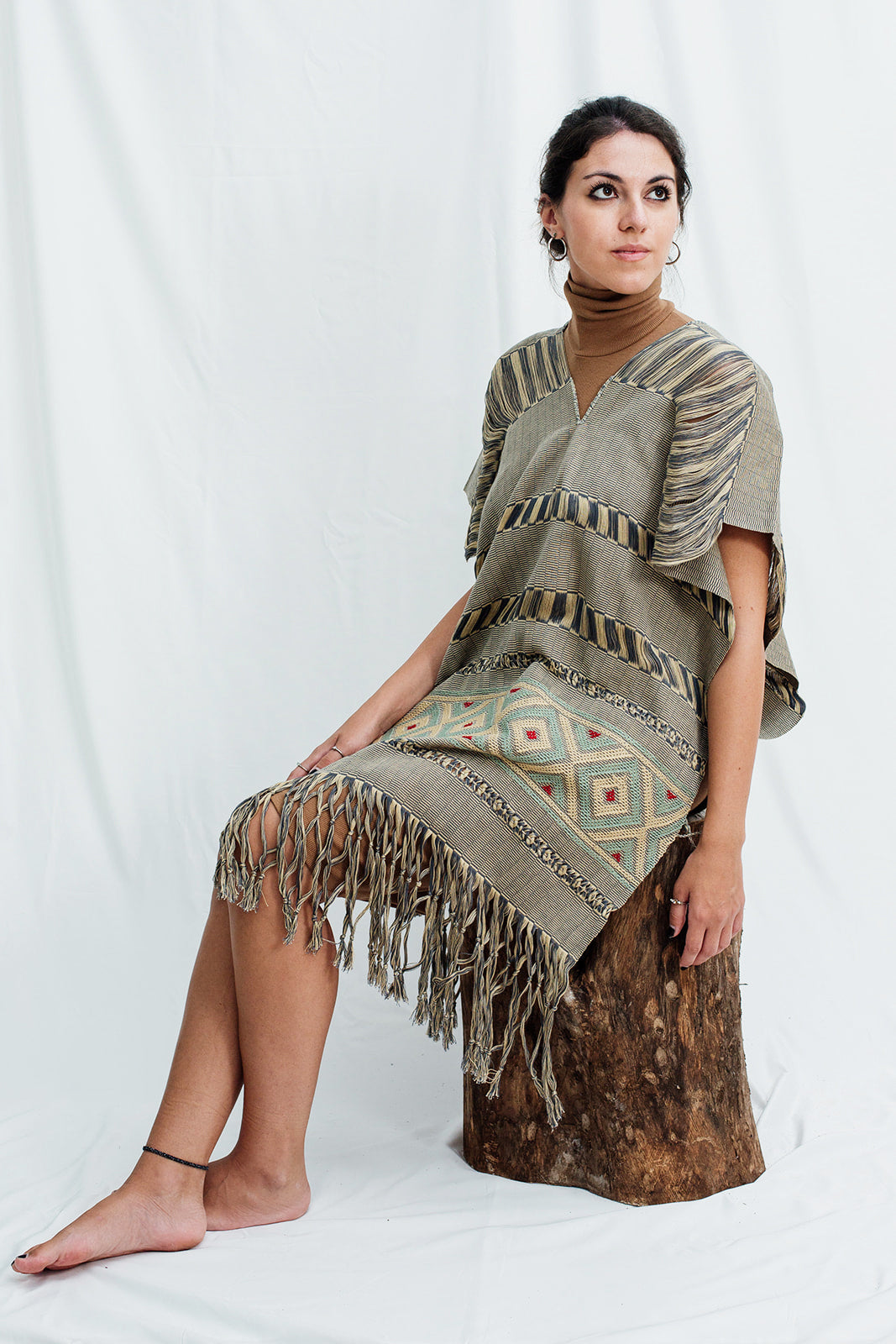 TÚNICA PETRONA || Negro con beige y colores