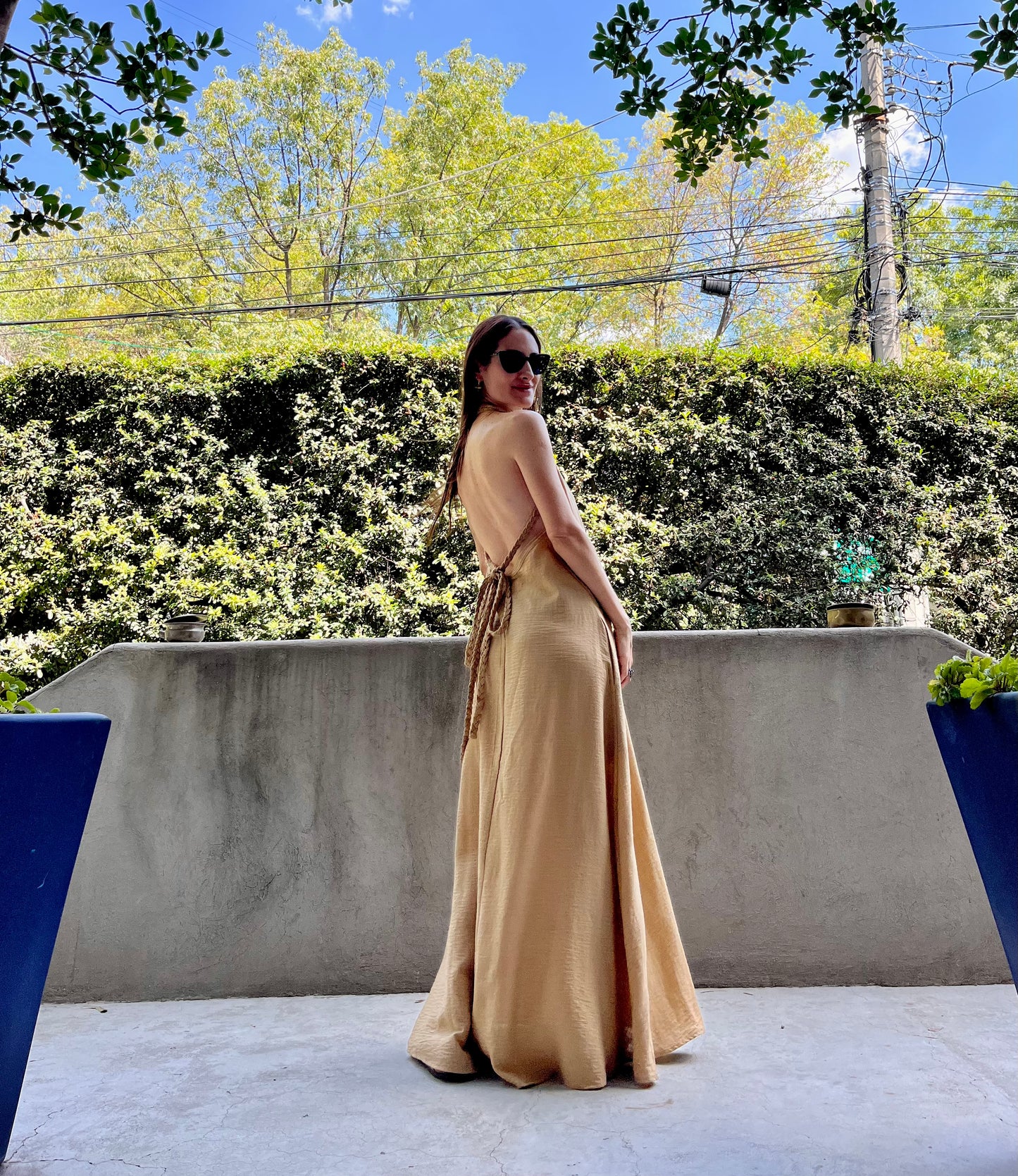 Vestido halter trenzado | oro