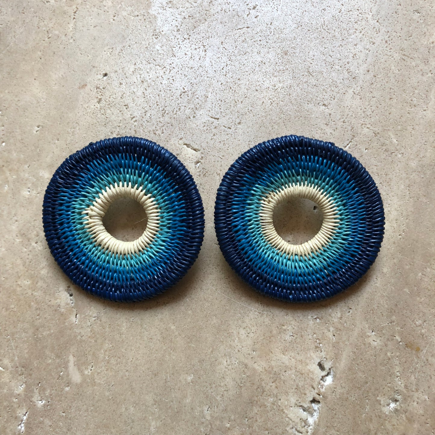 Arete Carla círculo azul