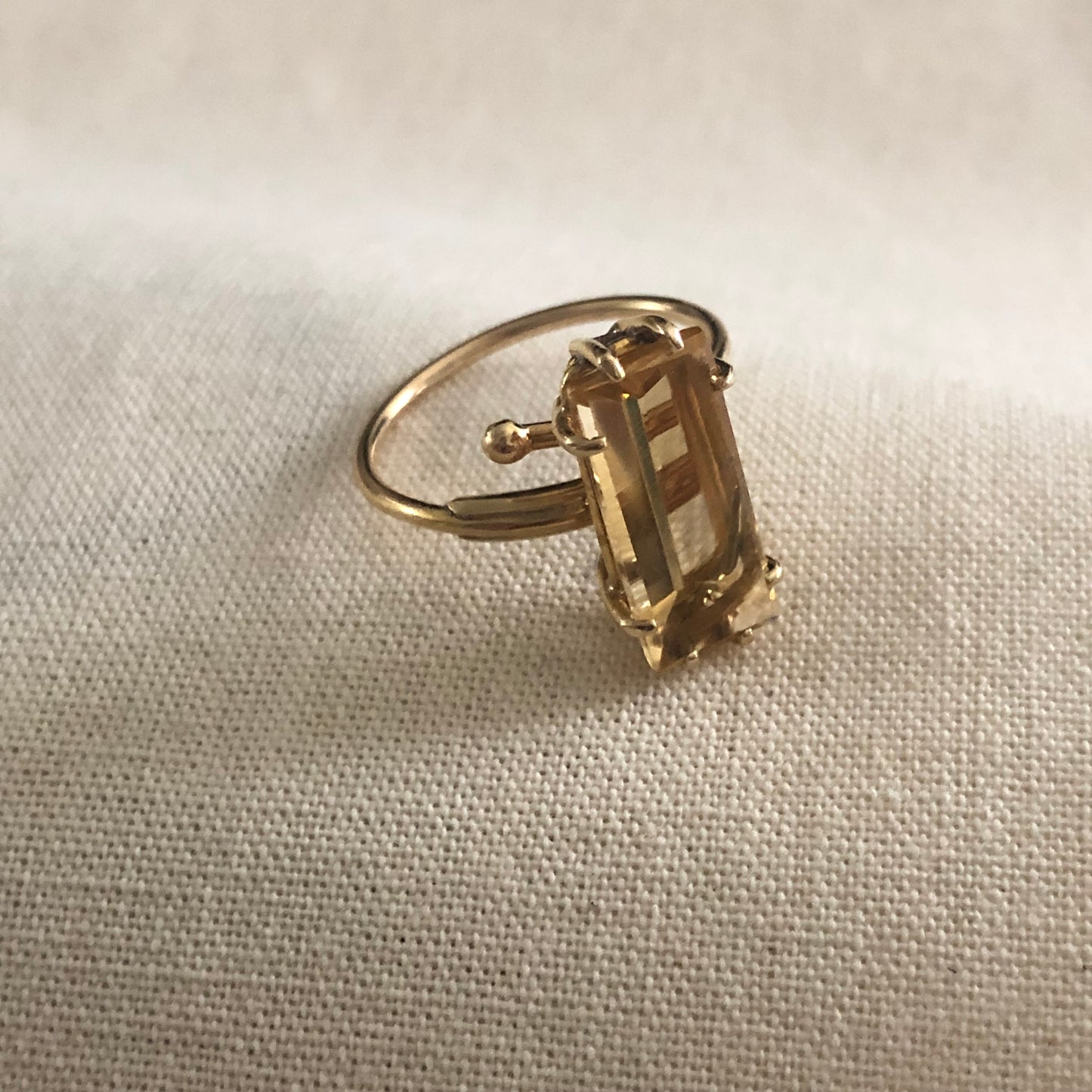 Anillo citrino nivel oro 14k