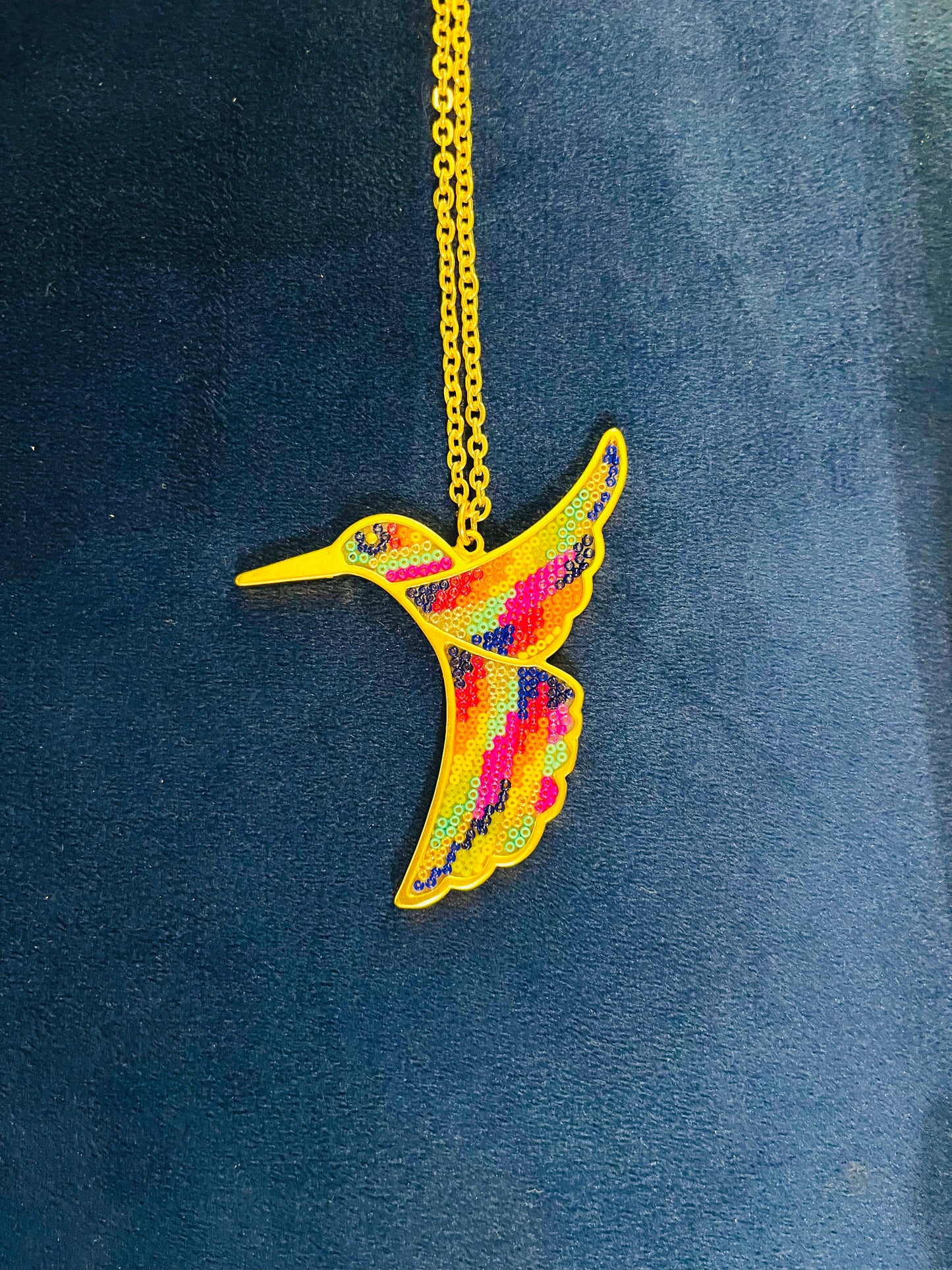 Collar colibrí colorido