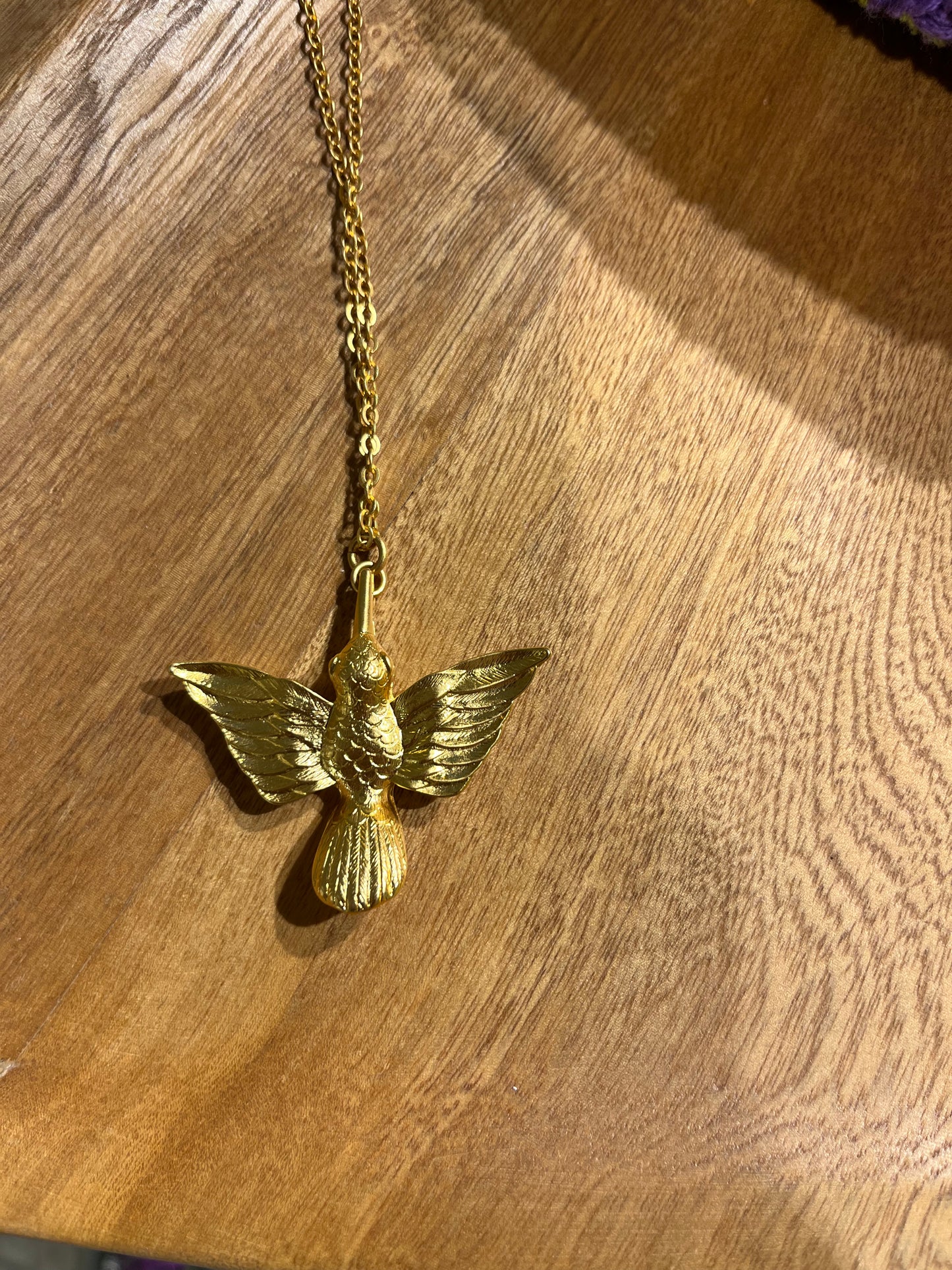 Gargantilla colibrí dorado